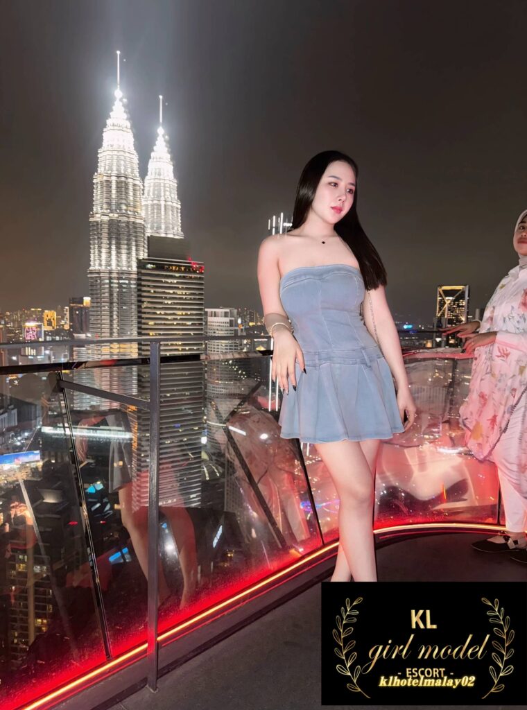 snaptik_7510630346703047952_2